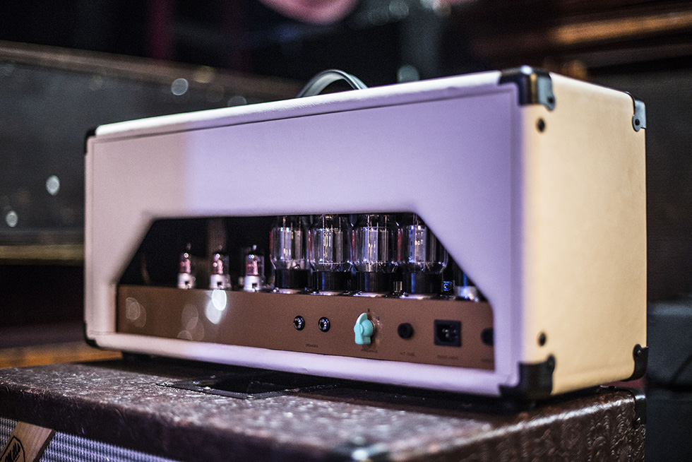 White Roswell 100 Bass Back